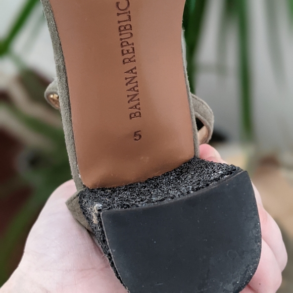 COPY - Banana Republic Green Heels - Picture 5 of 8